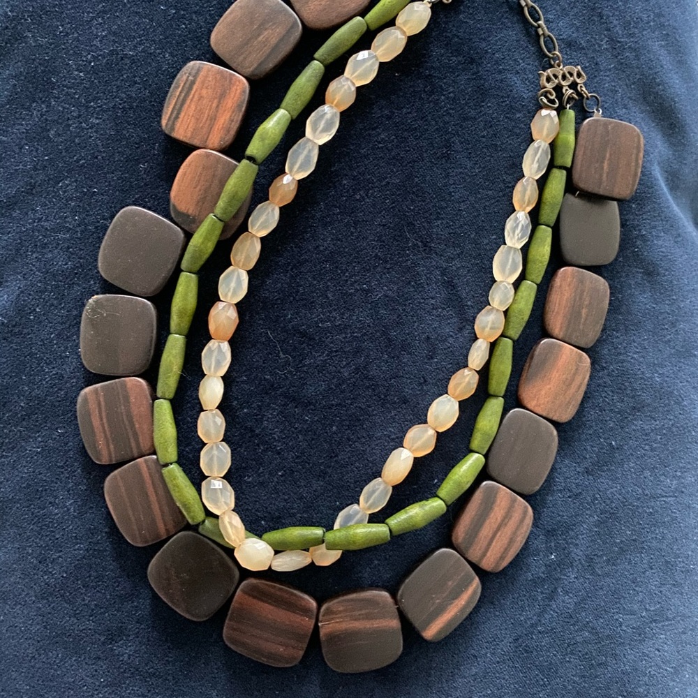 Wood and beaded necklace